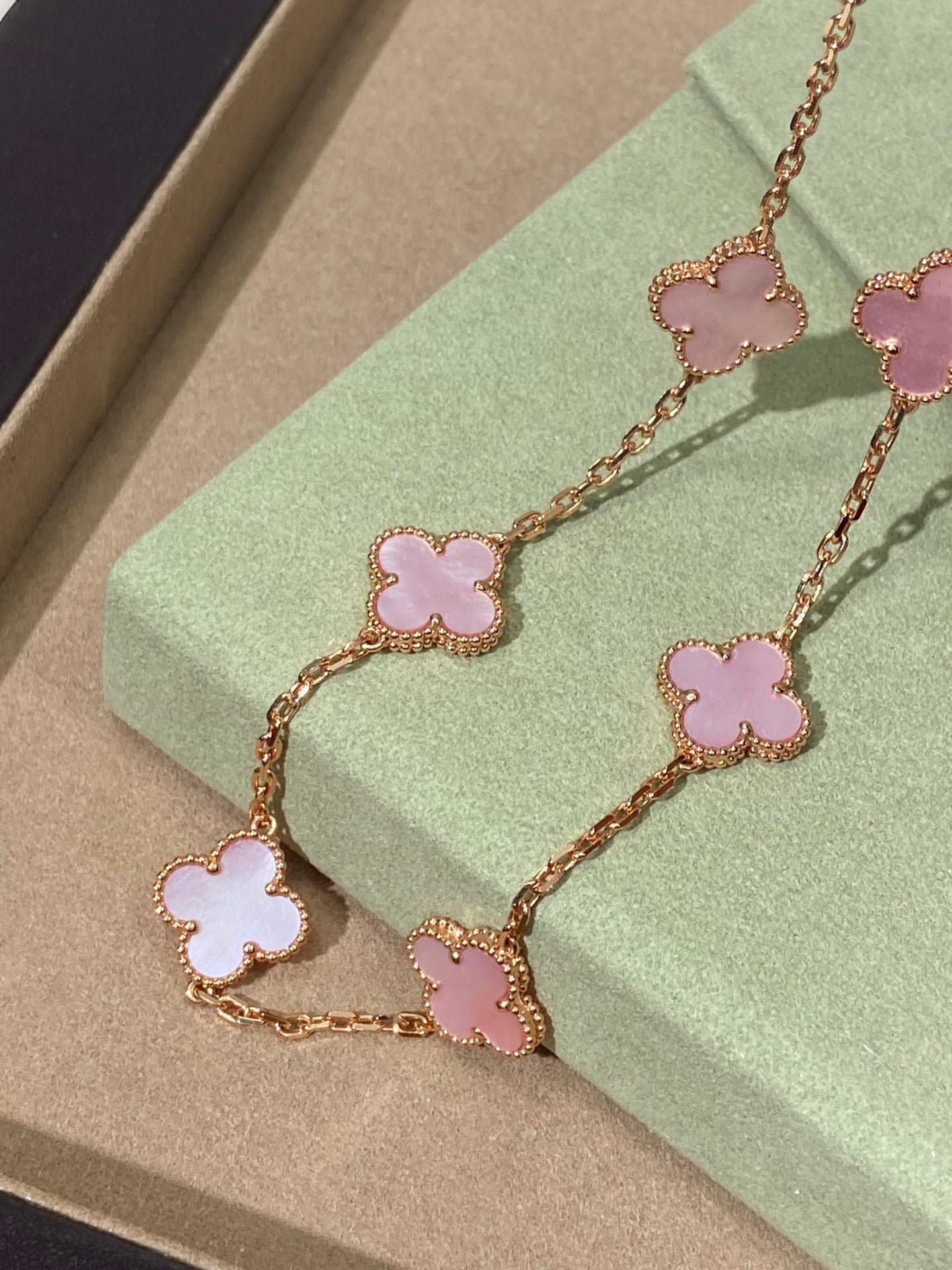 [Kincade Jewelrys]CLOVER 10 MOTIFS PINK NECKLACE