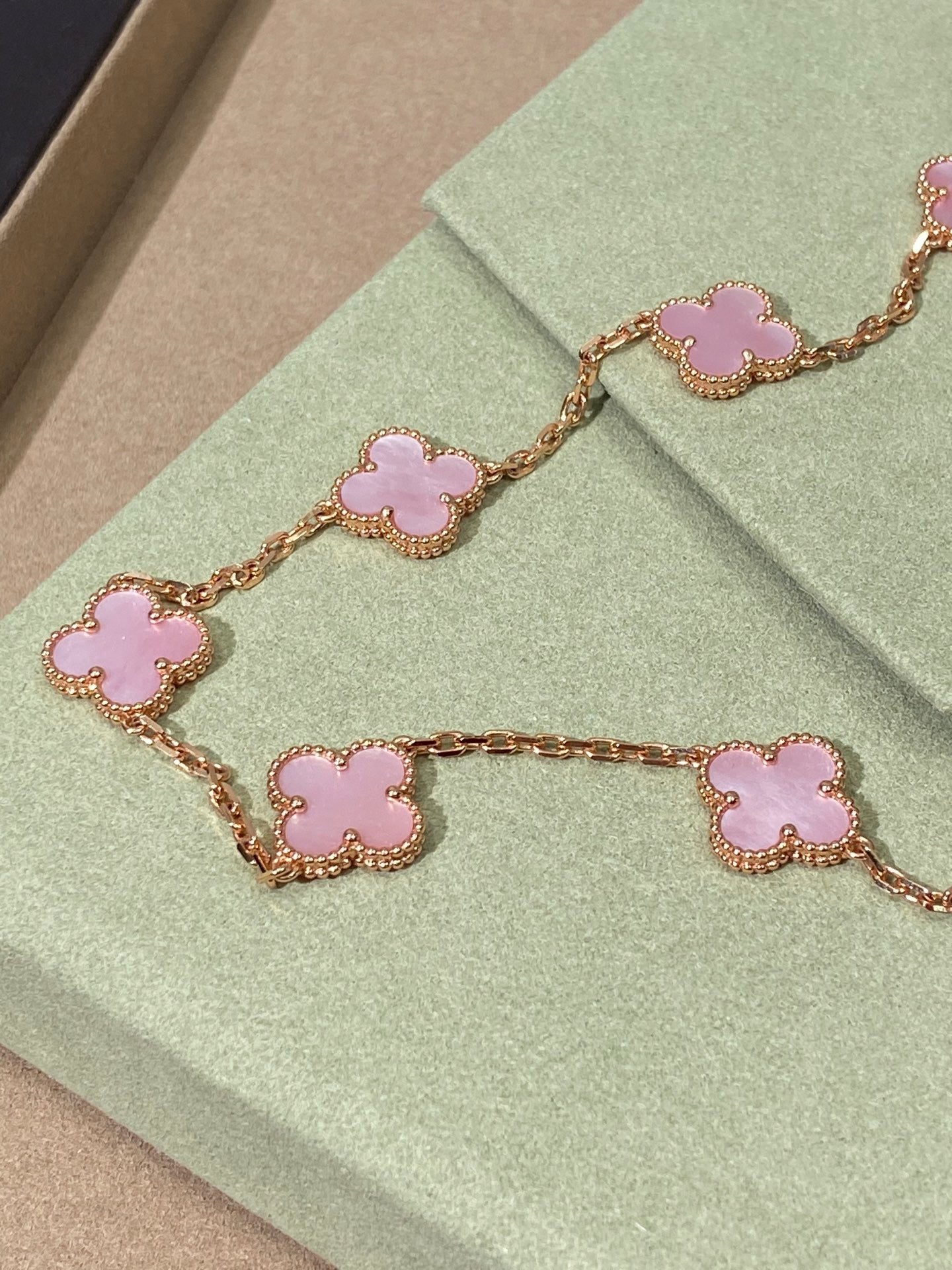 [Kincade Jewelrys]CLOVER 10 MOTIFS PINK NECKLACE