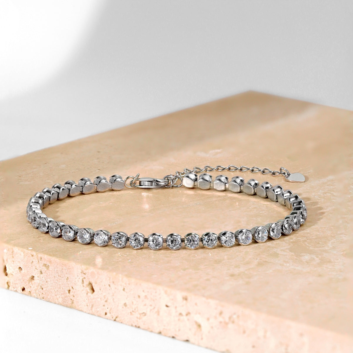 [Kincade Jewelrys]Ornate  Sparkling Round Cut Daily Bracelet