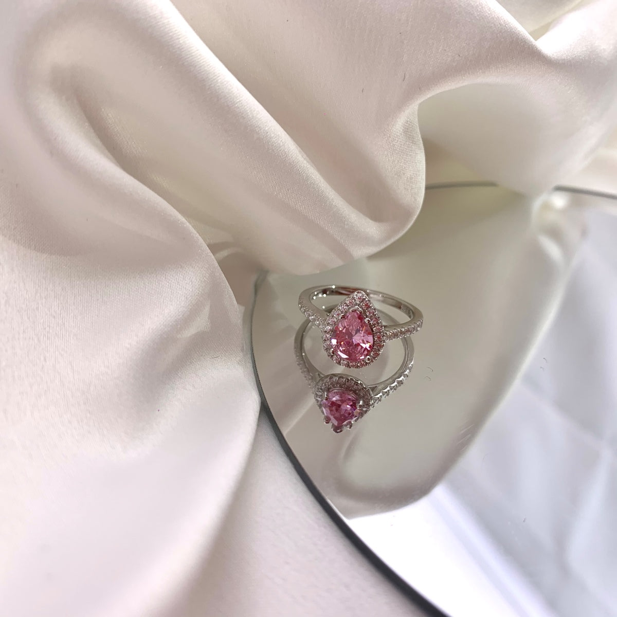 [Kincade Jewelrys]1.0 Carat Luxurious Resplendent Water Drop Shape Wedding Ring