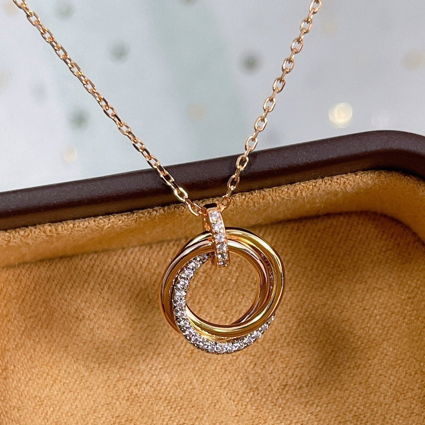 [Kincade Jewelrys]TRINITY NECKLACE SILVER GOLD PINK GOLD DIAMONDS