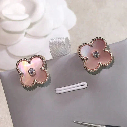 [Kincade Jewelrys]CLOVER MEDIUM 1 MOTIFS  PINK MOP DIAMOND EARRINGS