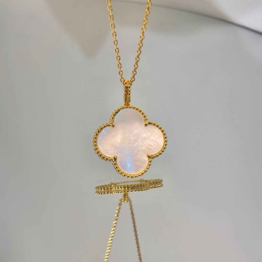 [Kincade Jewelrys]CLOVER 25MM MOP LARGE PENDANT NECKLACE