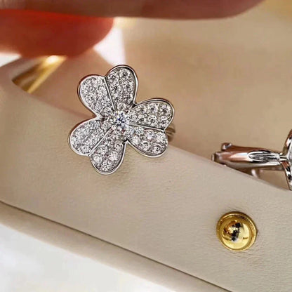[Kincade Jewelrys]CLOVER COMOS DIAMOND EARRINGS SILVER