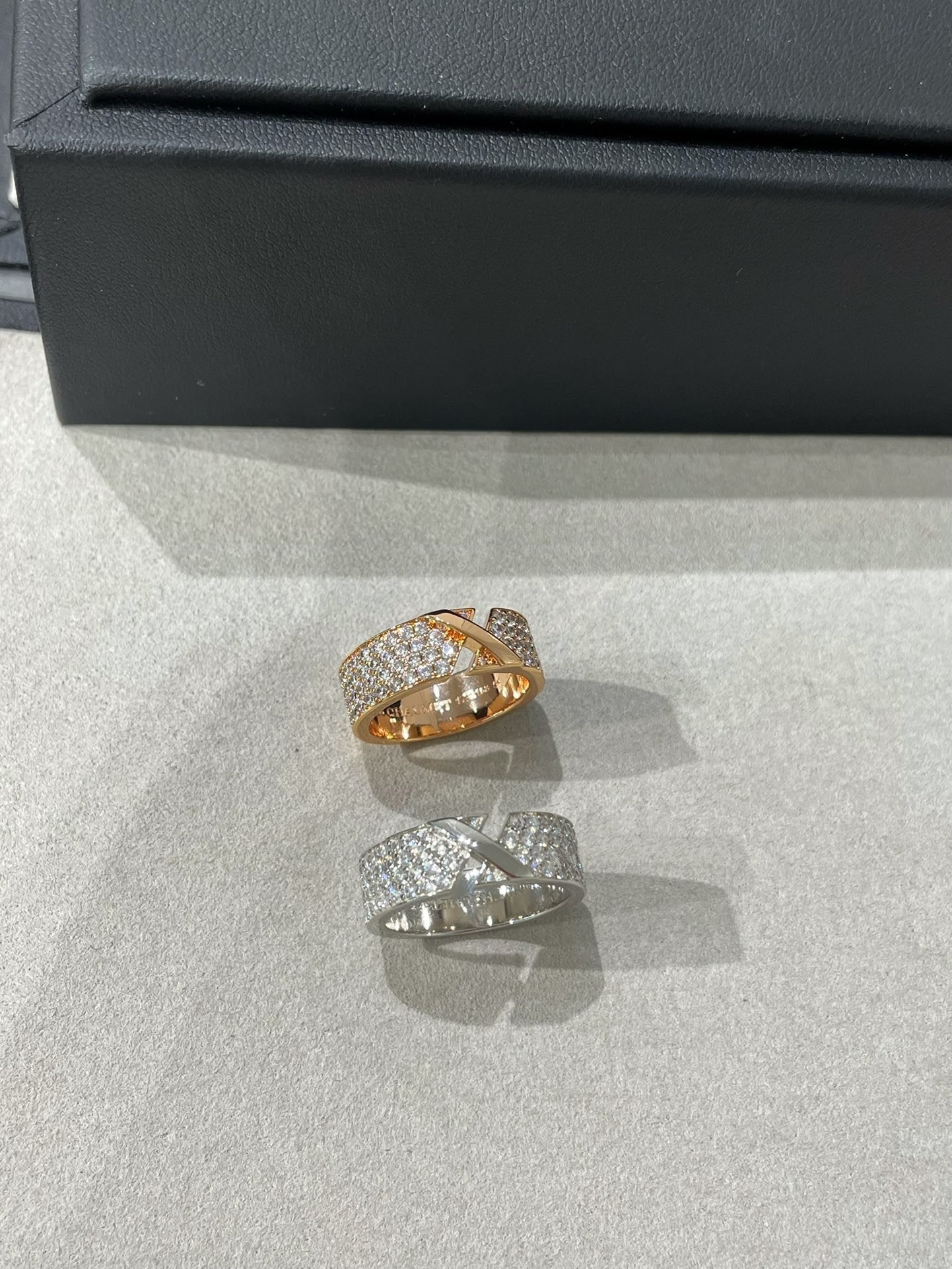 [Kincade Jewelrys]LIENS EVIDENCE  DIAMOND PAVED RING