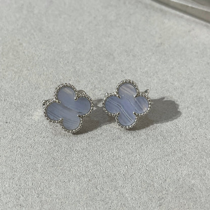 [Kincade Jewelrys]CLOVER CHALCEDONY SILVER STUD EARRINGS