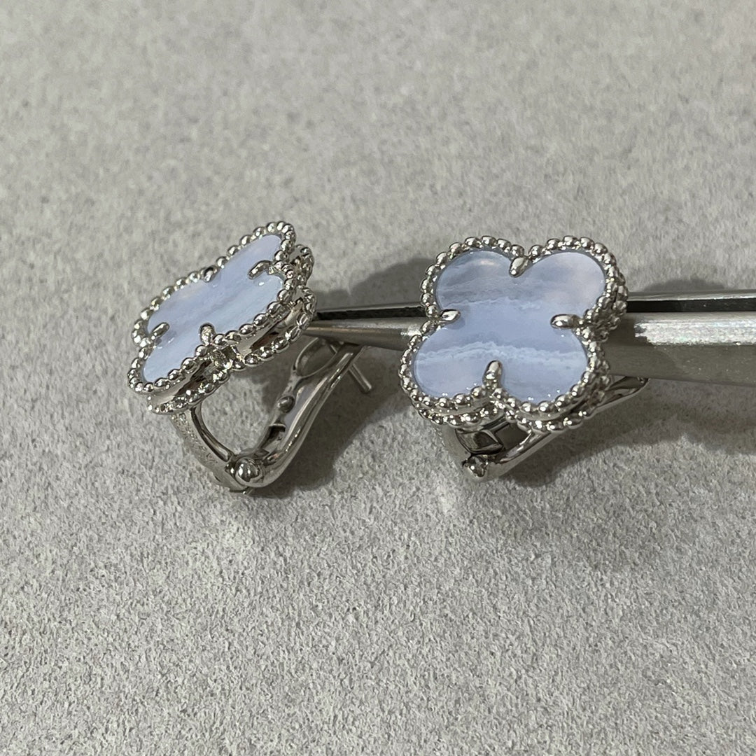 [Kincade Jewelrys]CLOVER CHALCEDONY SILVER STUD EARRINGS