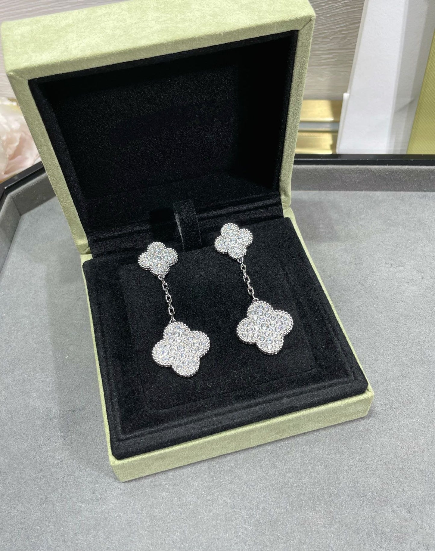 [Kincade Jewelrys]CLOVER 2 MOTIFS DIAMOND PAVED SILVER EARRINGS