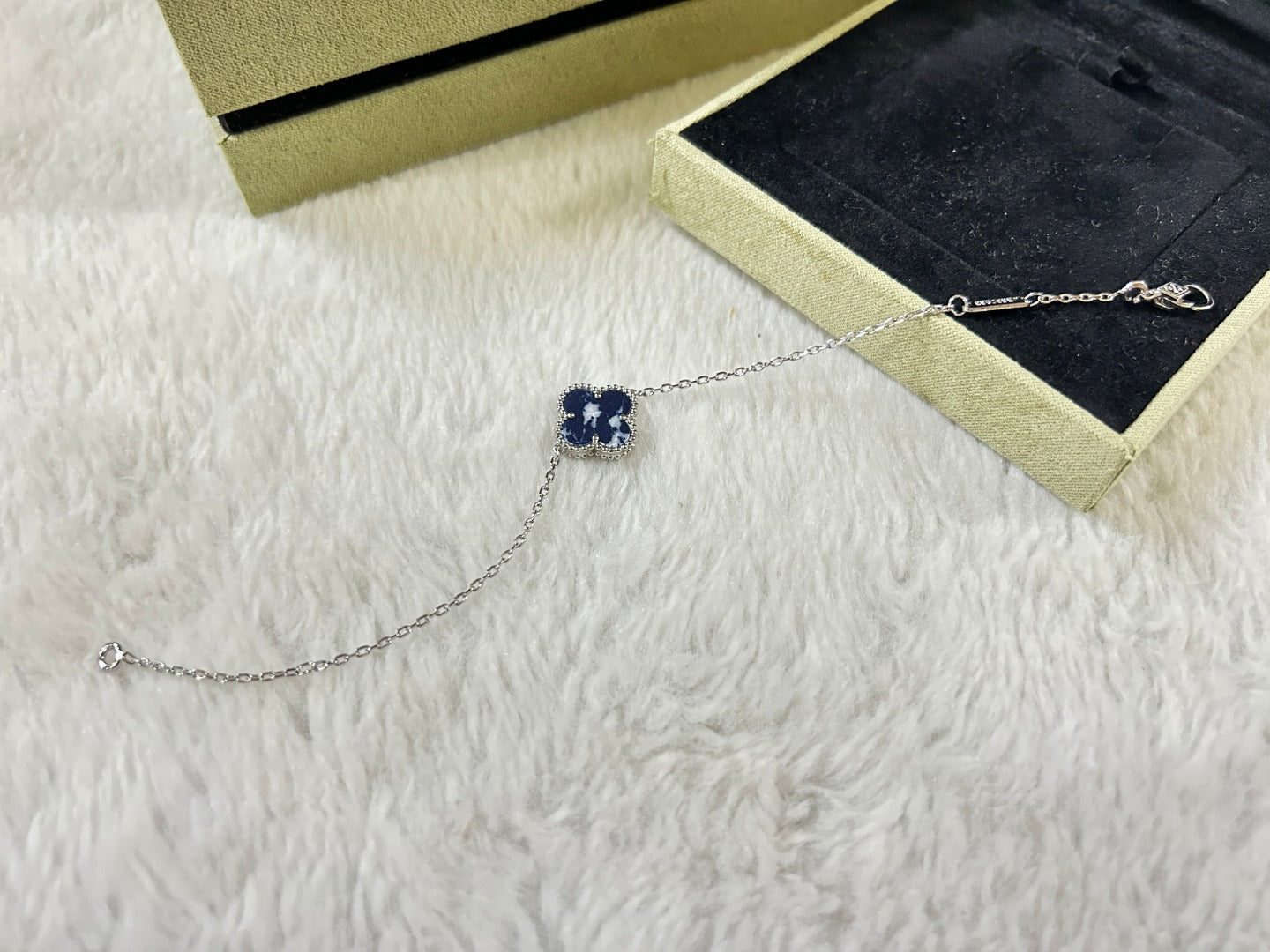 [Kincade Jewelrys]CLOVER 1 MOTIF PIETERSITE BRACELET