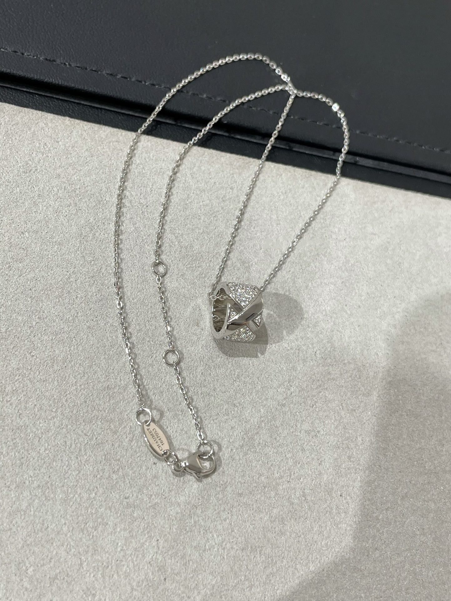 [Kincade Jewelrys]LIENS EVIDENCE DIAMOND PAVED NECKLACE