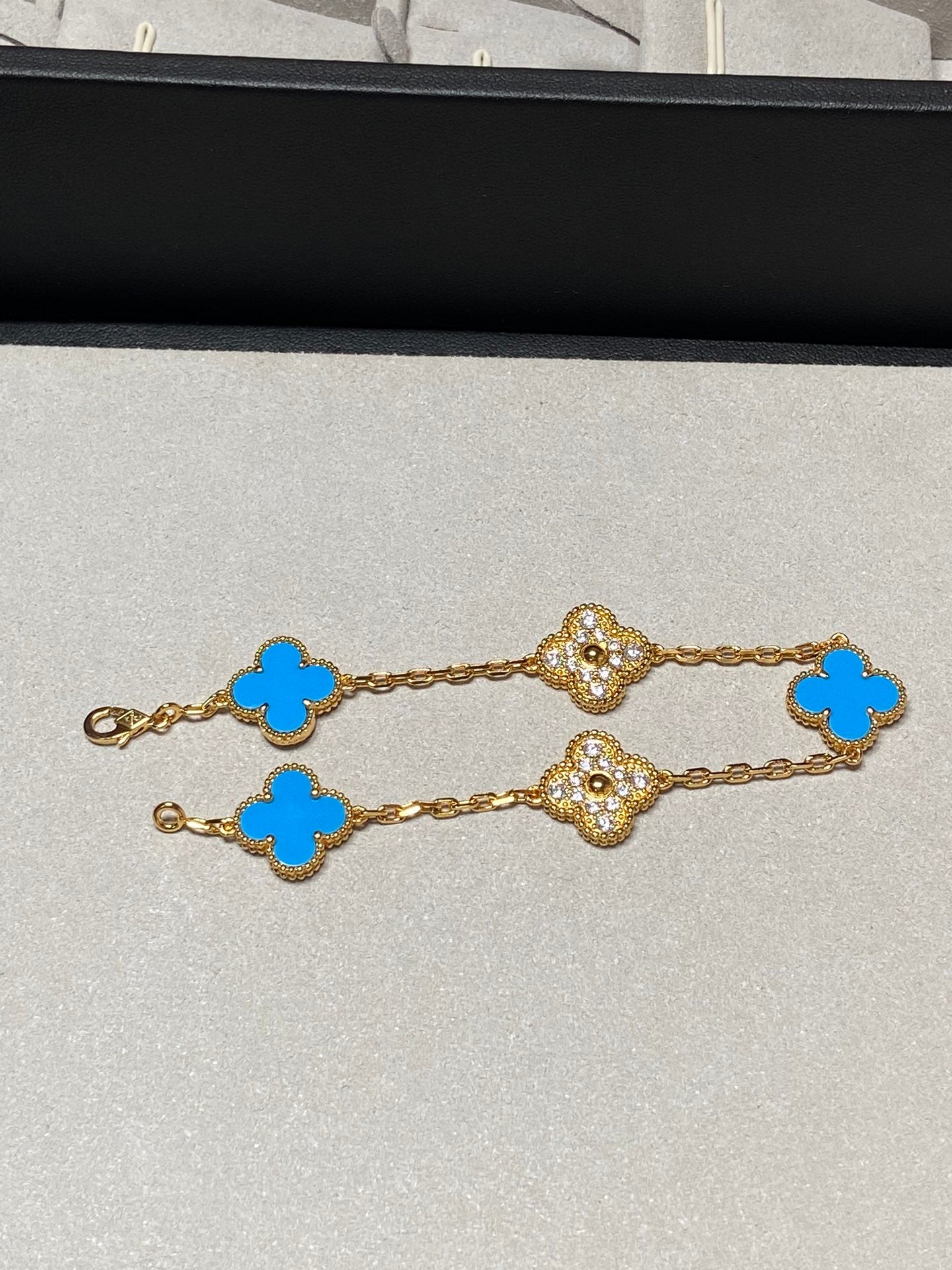 [Kincade Jewelrys]CLOVER 5 MOTIF BLUE CHALCEDONY DIAMOND GOLD BRACELET