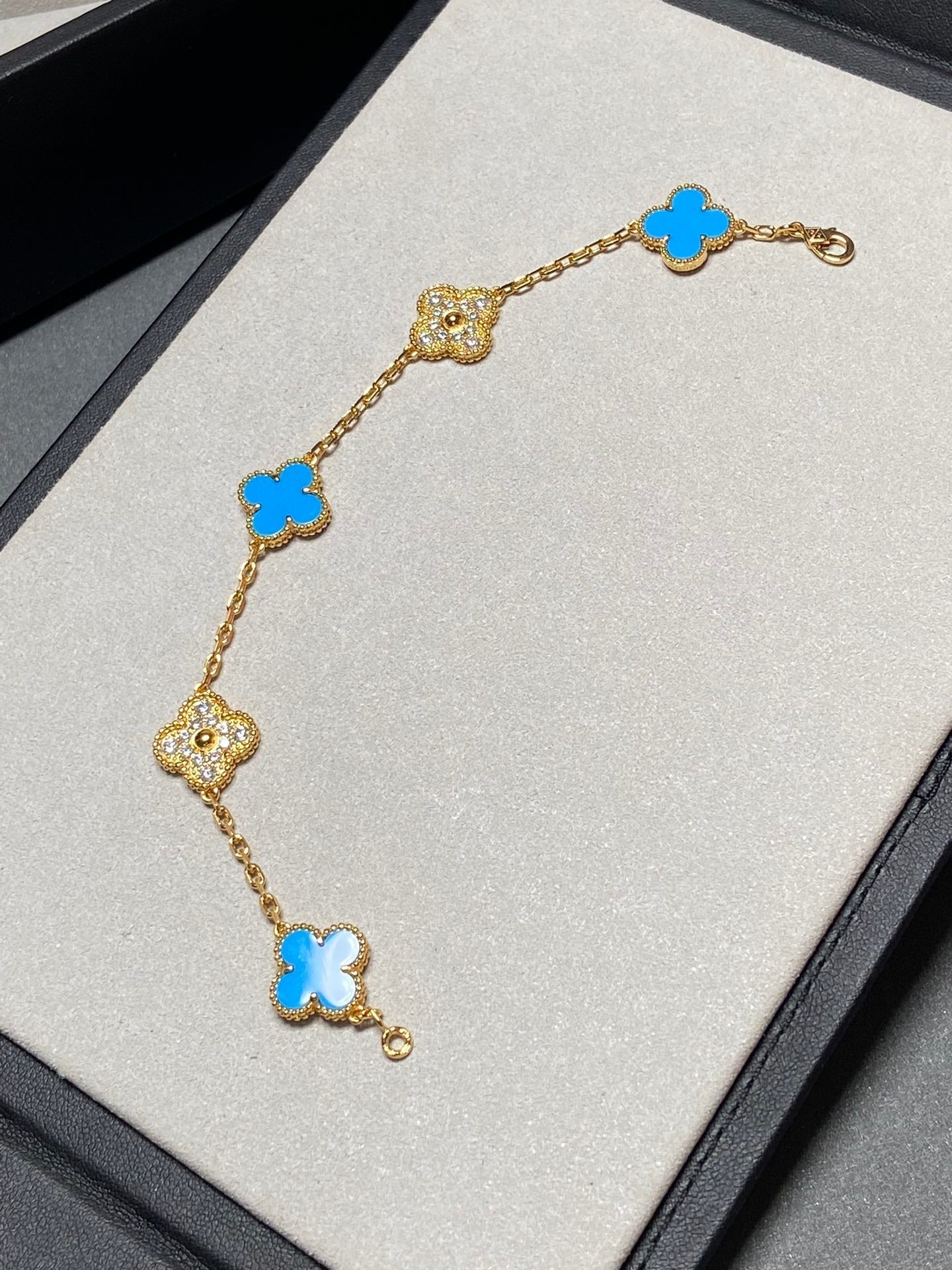 [Kincade Jewelrys]CLOVER 5 MOTIF BLUE CHALCEDONY DIAMOND GOLD BRACELET