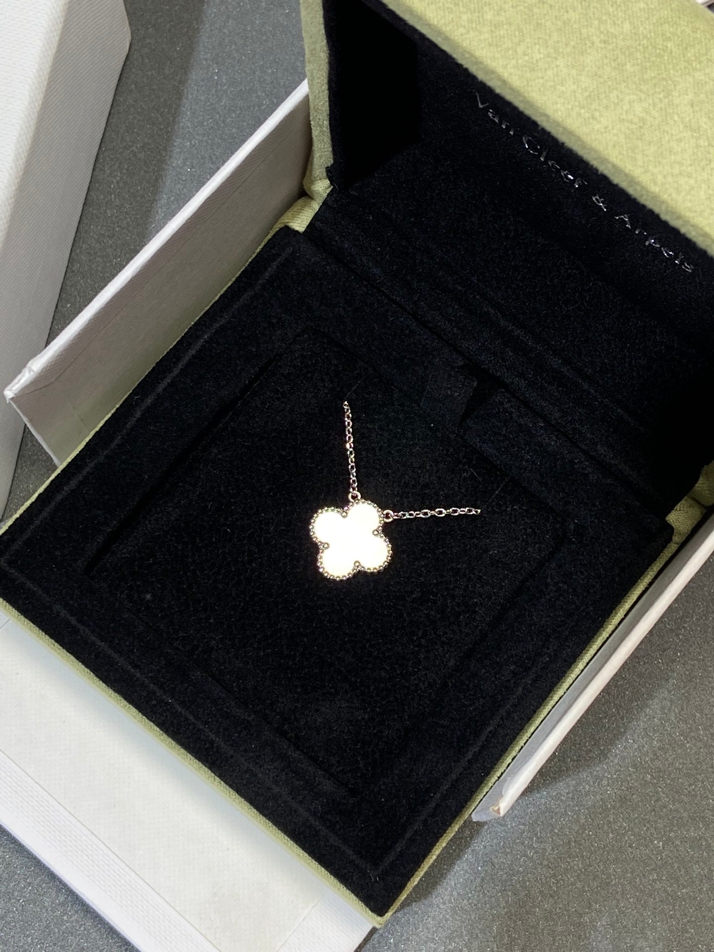 [Kincade Jewelrys]CLOVER MEDIUM SILVER WHITE MOP NECKLACE