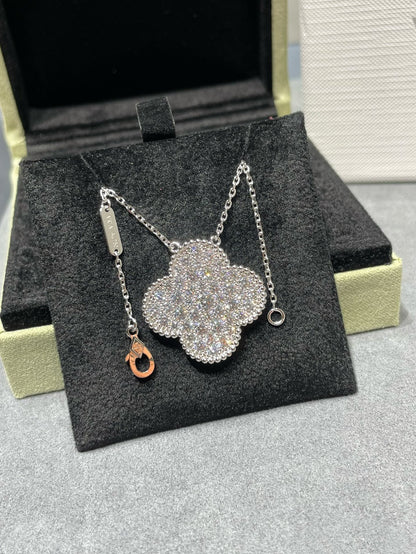 [Kincade Jewelrys]CLOVER 25MM LARGE PENDANT DIAMOND PAVED SILVER NECKLACE