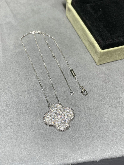 [Kincade Jewelrys]CLOVER 25MM LARGE PENDANT DIAMOND PAVED SILVER NECKLACE