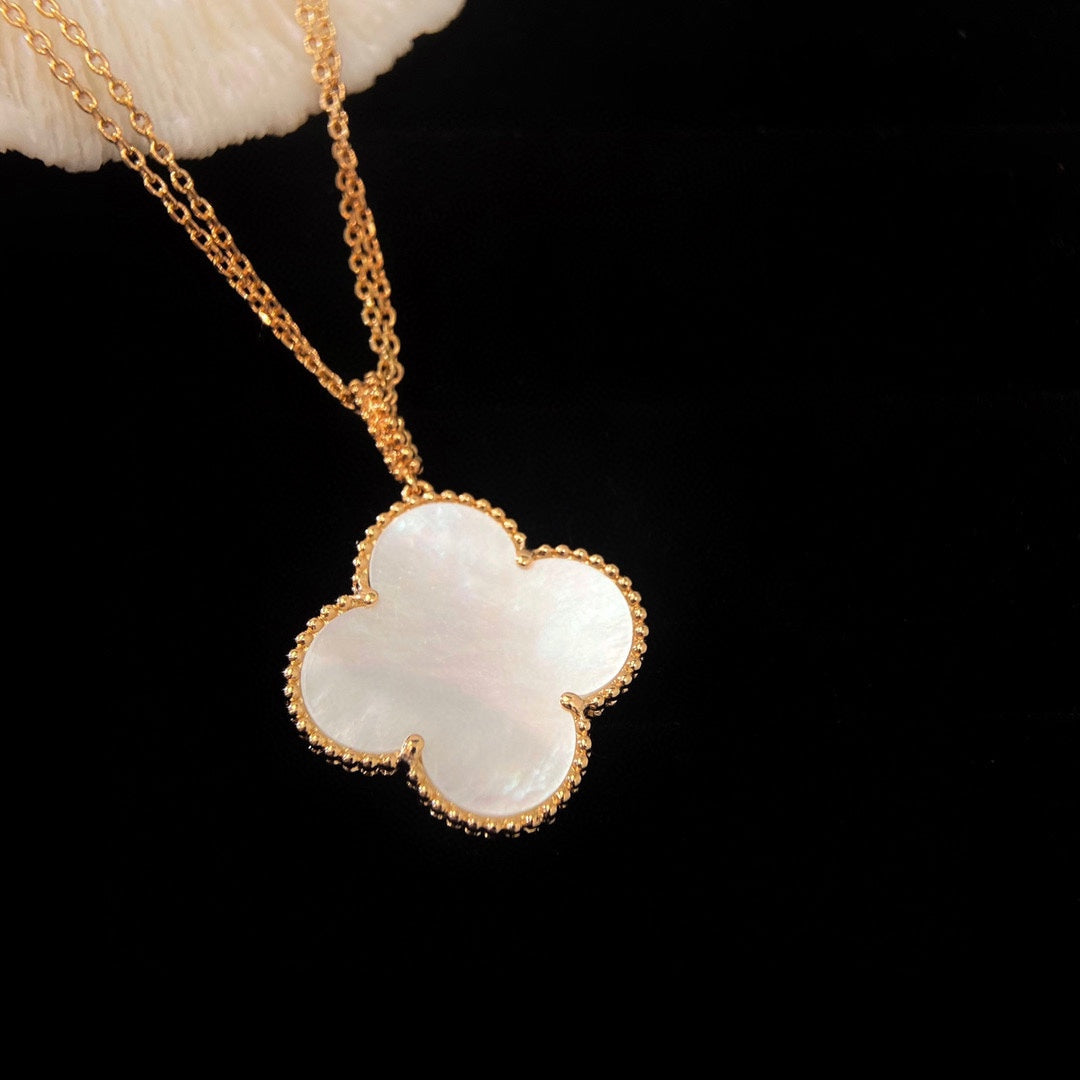 [Kincade Jewelrys]CLOVER 25MM MOP LARGE PENDANT NECKLACE