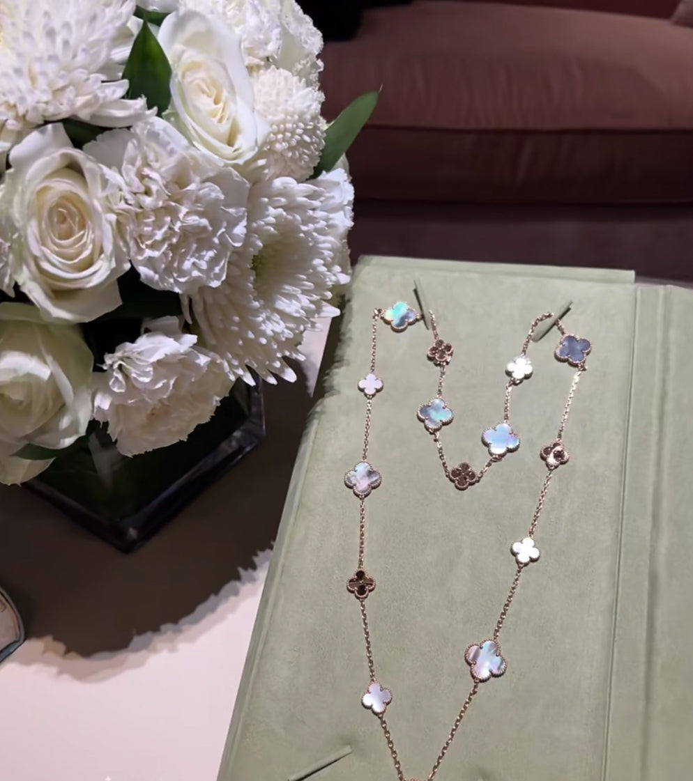 [Kincade Jewelrys]CLOVER 16 MOTIF GREY MOP GOLD NECKLACE