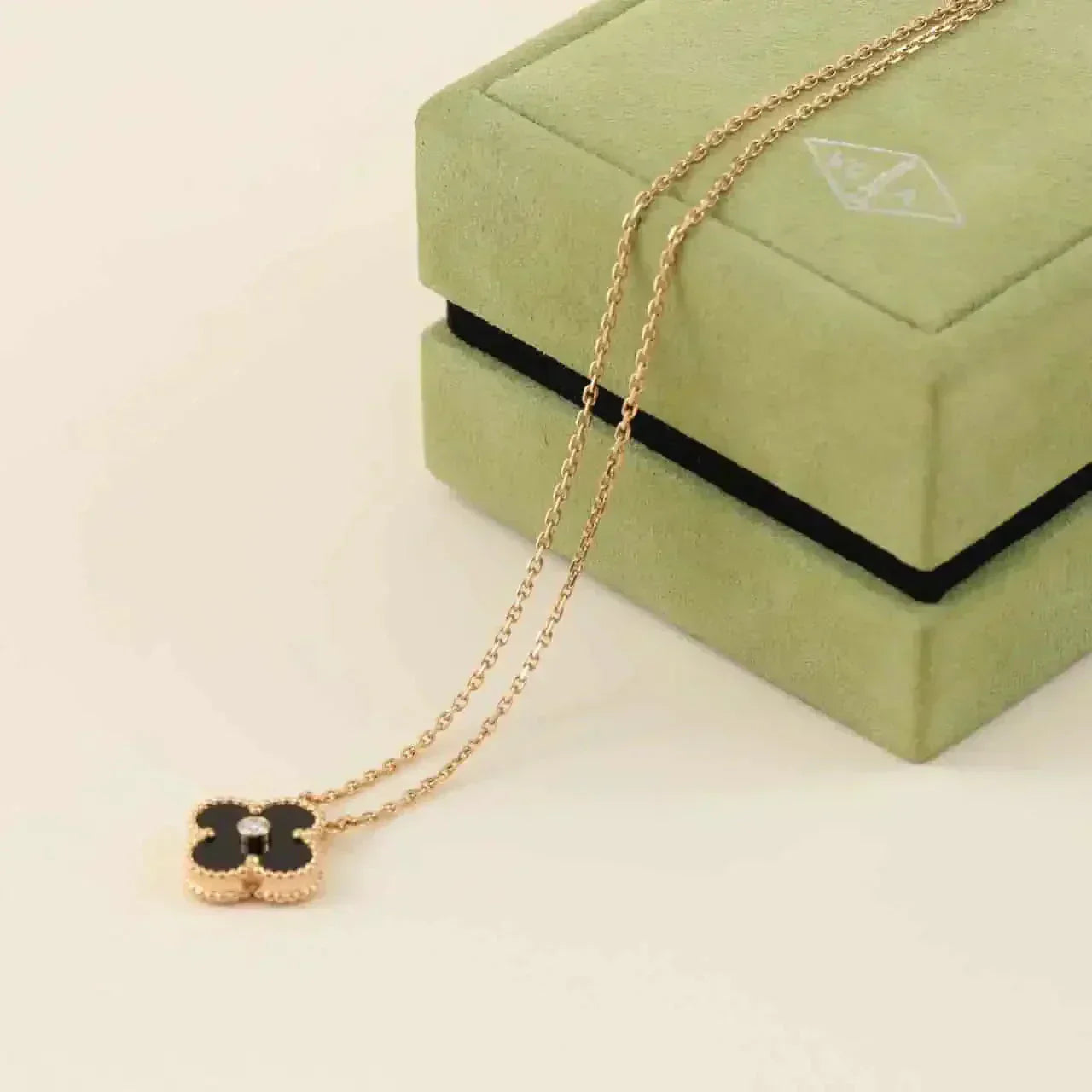 [Kincade Jewelrys]CLOVER 15MM DIAMOND ONYX NECKLACE