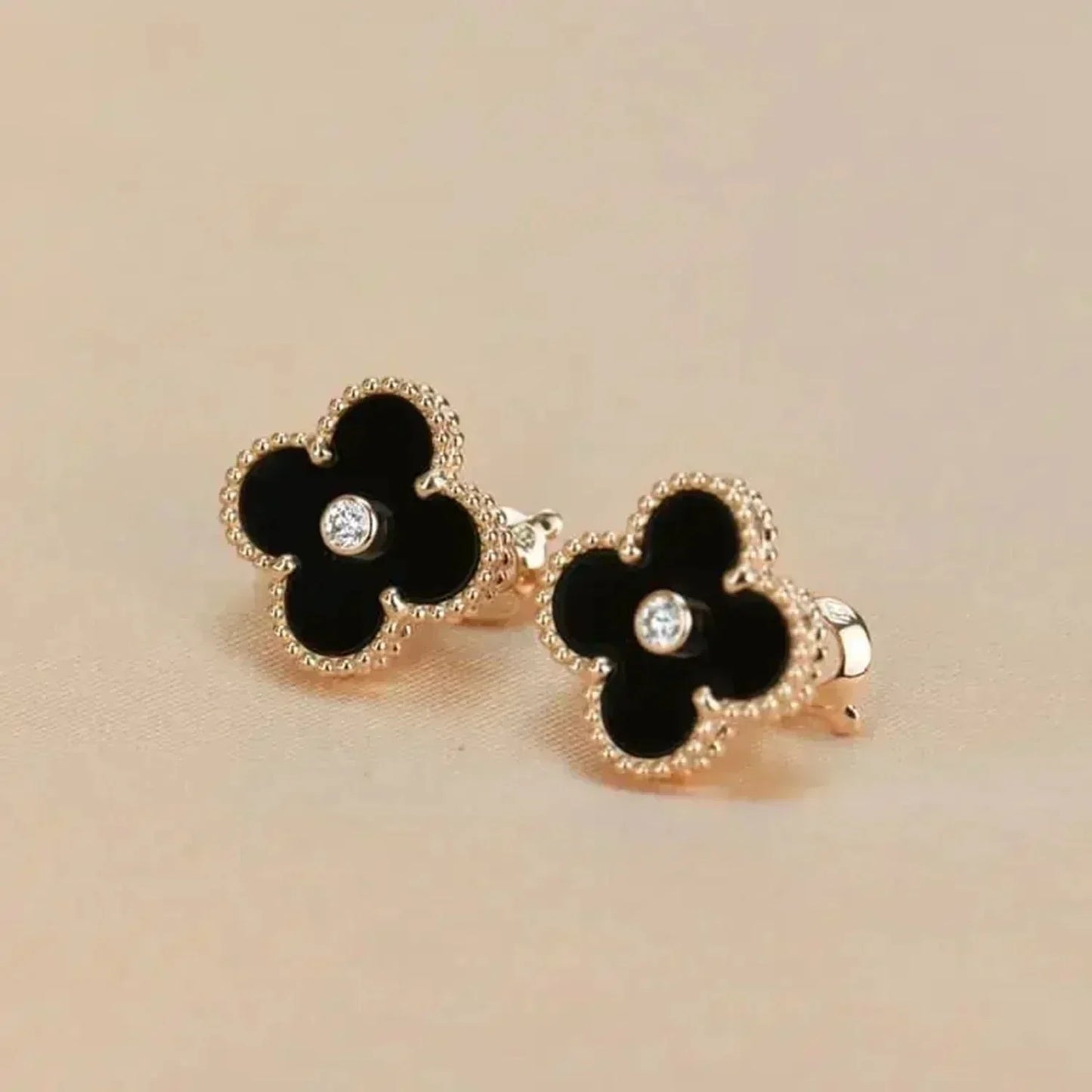 [Kincade Jewelrys]CLOVER MEDIUM 1 MOTIFS ONYX DIAMOND EARRINGS
