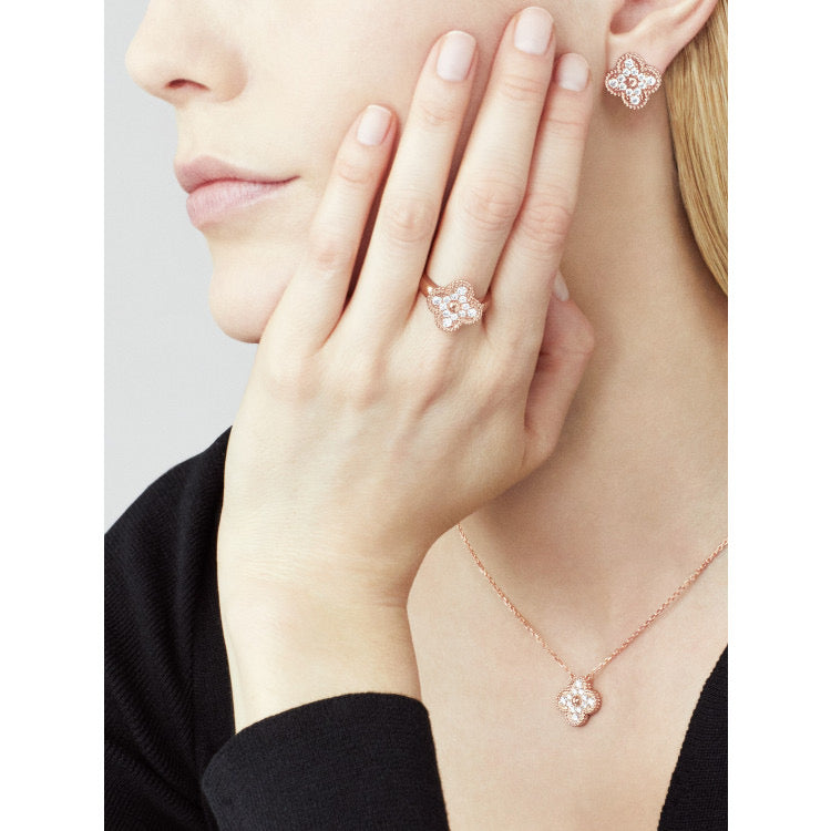 [Kincade Jewelrys]CLOVER 15MM DIAMOND SINGLE FLOWER NECKLACE