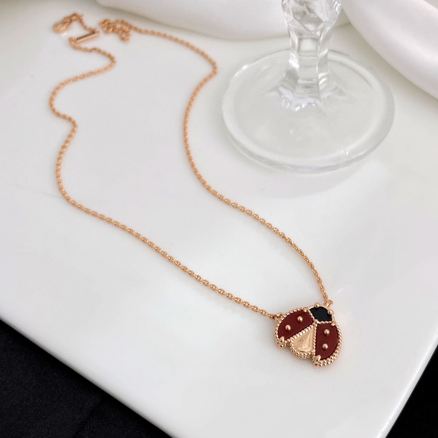 [Kincade Jewelrys]LUCKY  CARNELIANS LADYBUG NECKLACE