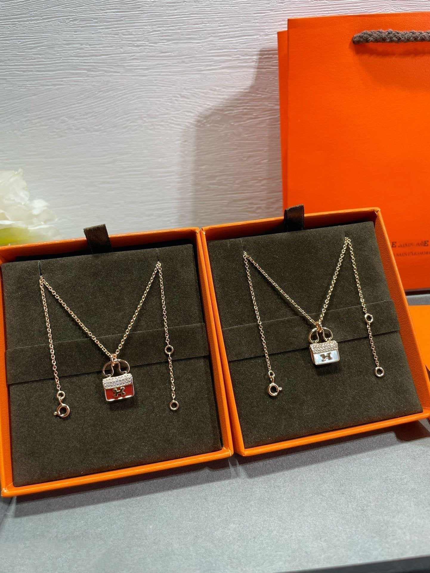 [Kincade Jewelrys]H CIRCE MOISSANITE PENDANT NECKLACE GOLD