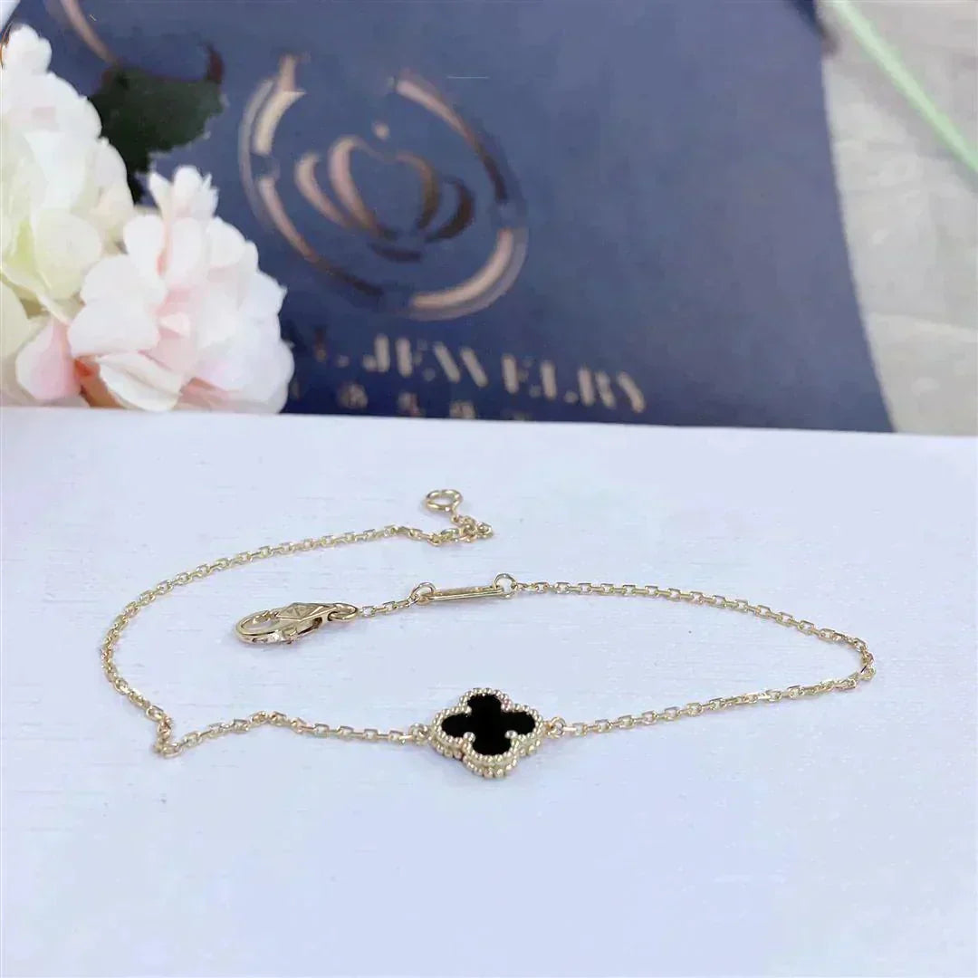 [Kincade Jewelrys]CLOVER ONYX SINGLE FLOWER BRACELET